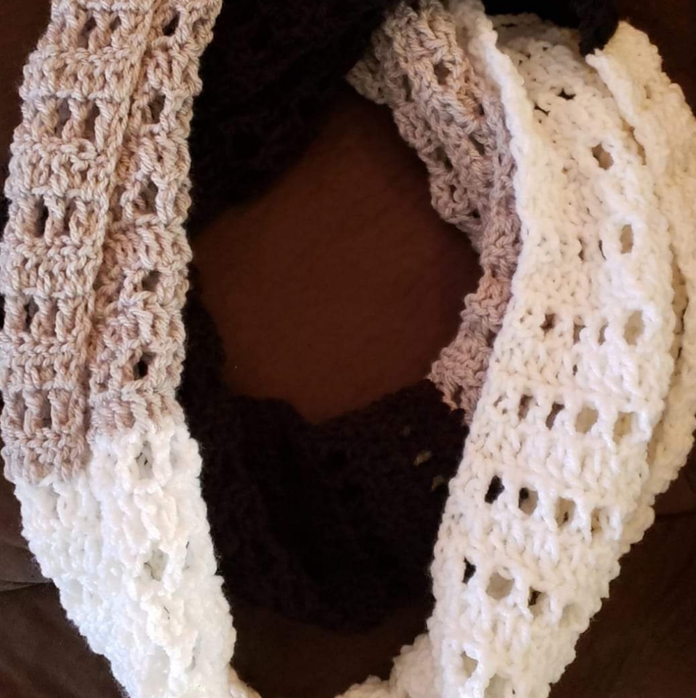 Crochet infinity scarf
